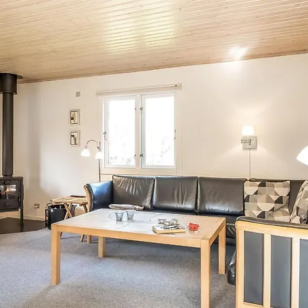Loekea - 800m From The Sea By Interhome Feriehus *