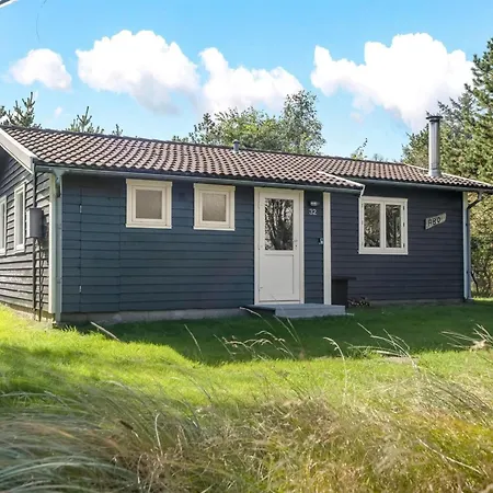 Loekea - 800m From The Sea By Interhome